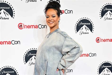 rihanna nude pregnant|Pregnant Rihanna Poses Practically Nude in Sultry Maternity Shoot